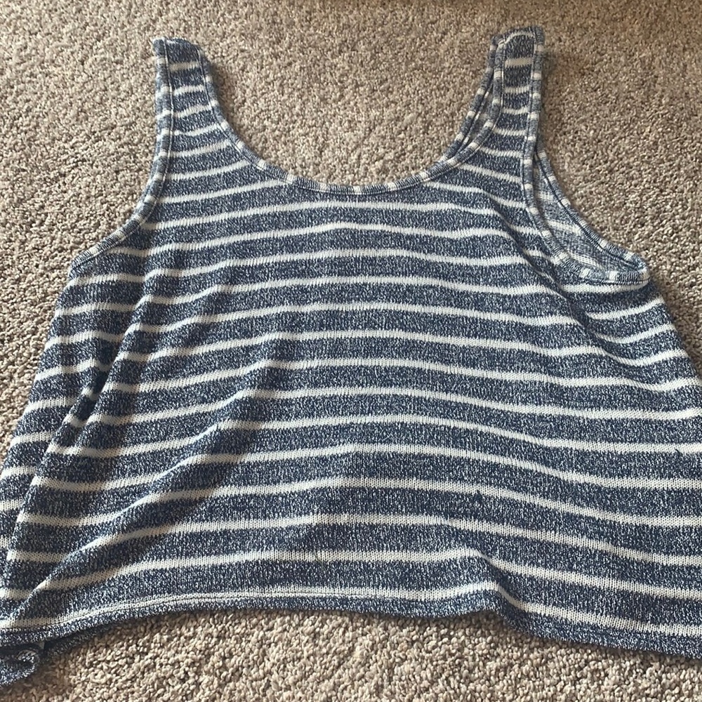 cropped flow top